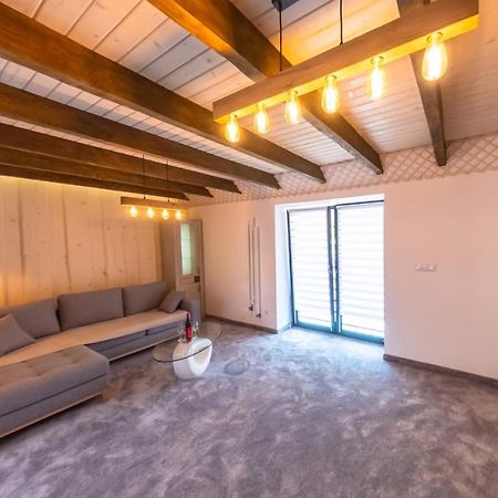 Apartament Huzar クリニツァ・ズドルイ エクステリア 写真